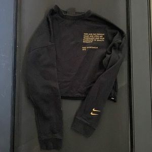 Cropped Nike Sweatshirt